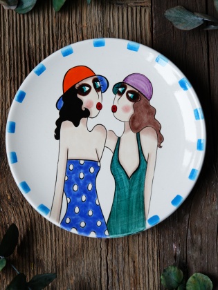 Handcraft Design Tile Plate Medium Size Sisters