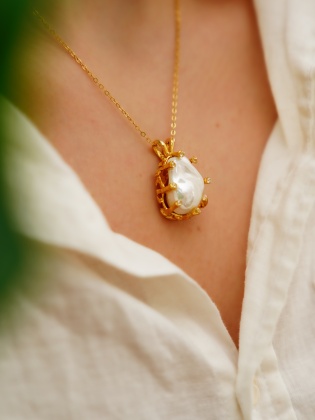 Handmade Gold Plated Brass Necklace with Pearl