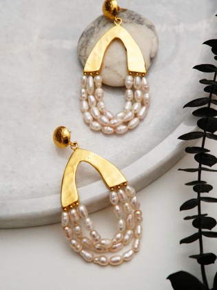 Handmade Design Brass Earrings with Pearls