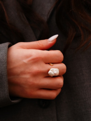 Handmade Design Silver Ring with Baroque Pearl