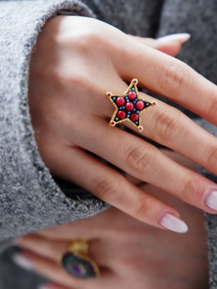 Handmade Design Silver Ring With Coral Stones