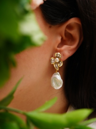 Handmade Design Baroque Pearl Silver Earrings