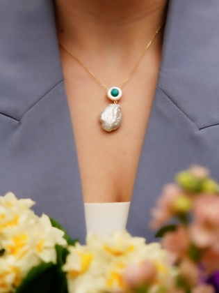 Handmade Gold-Plated Silver Necklace in Mother-of-Pearl, Baroque Pearl and Turquoise