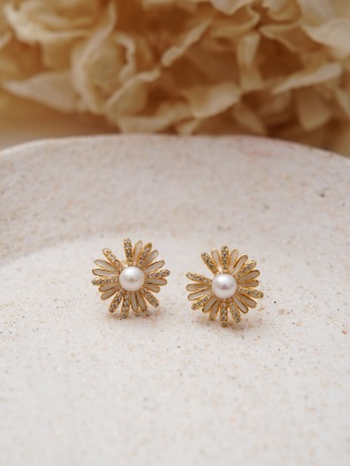 Silver Earrings with Pearl Flower Design